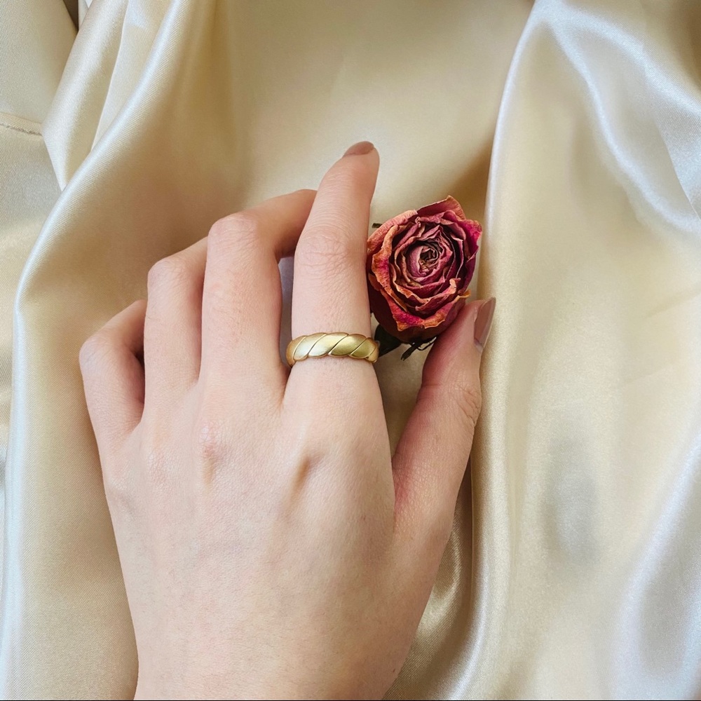 💕Last One Elegant Braid Twisted Golden Rings - Picture 6 of 9